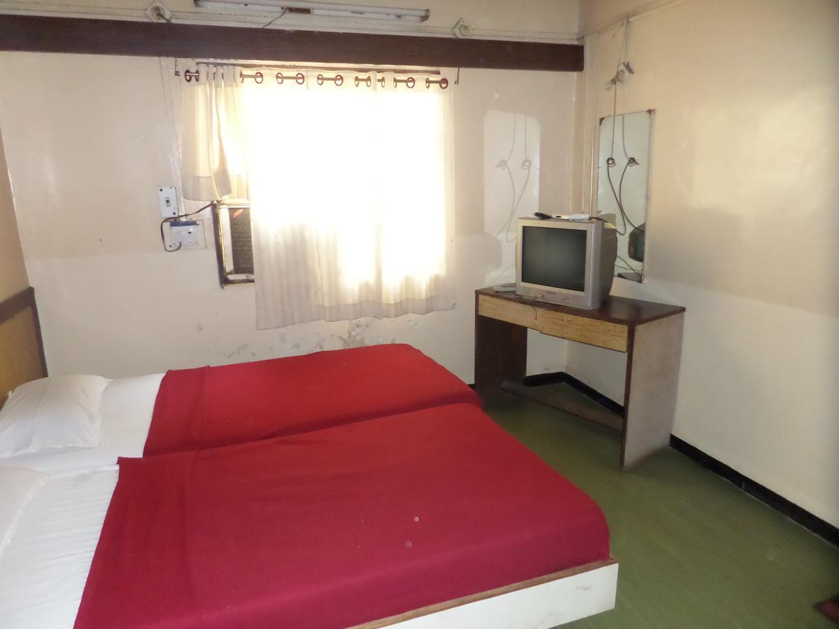 Hotel Sadanand Sāngli Dış mekan fotoğraf