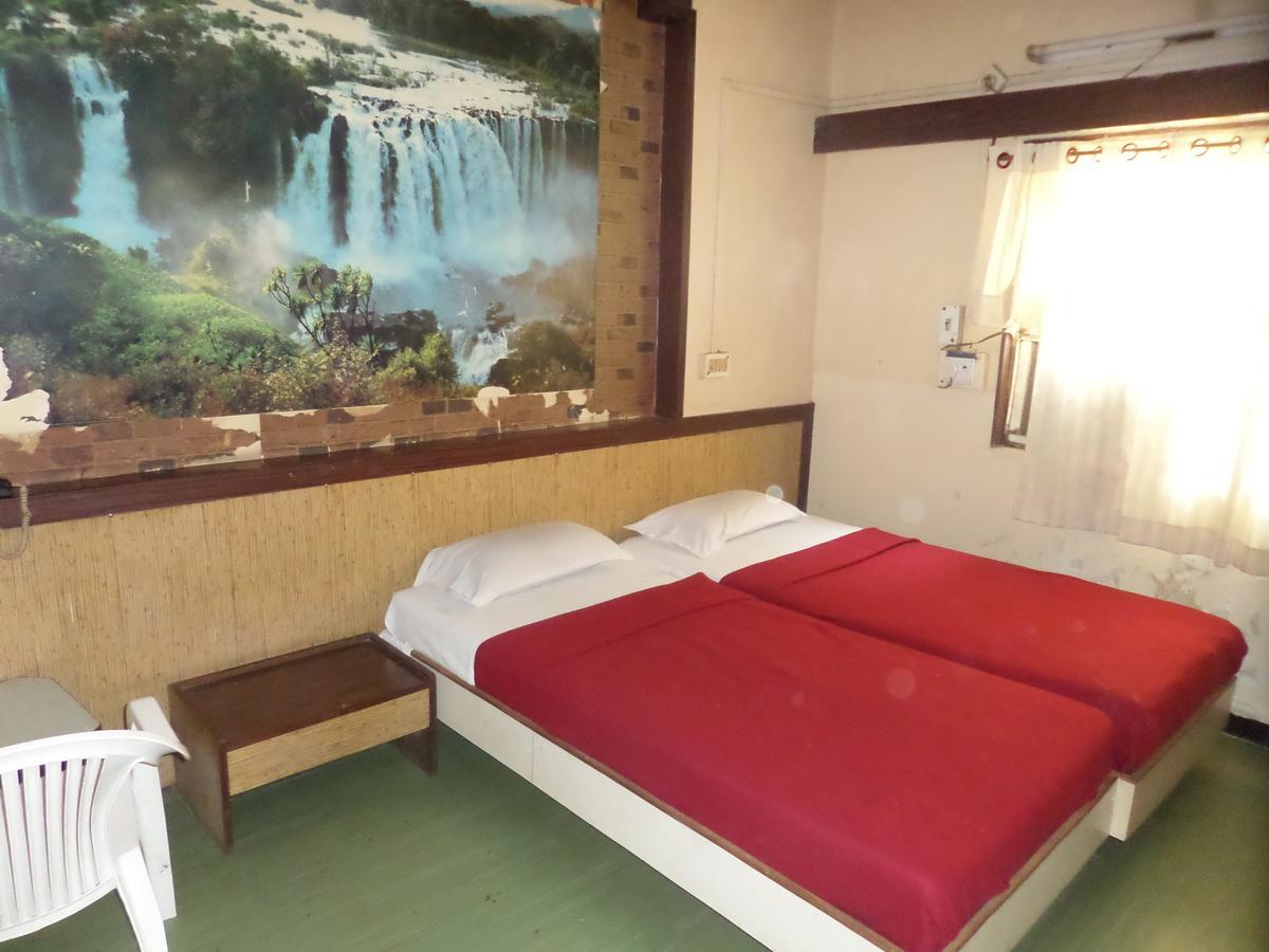 Hotel Sadanand Sāngli Dış mekan fotoğraf
