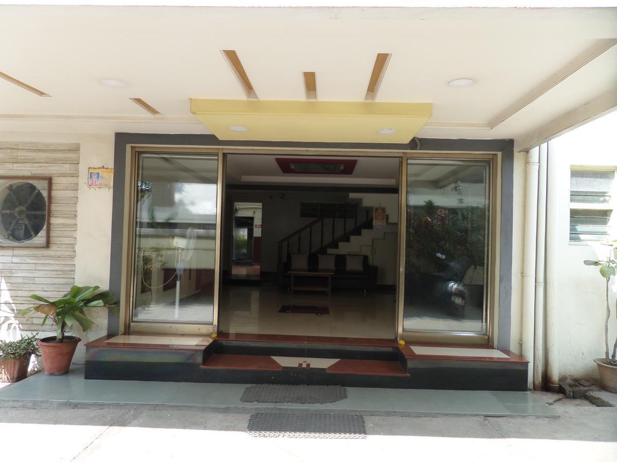 Hotel Sadanand Sāngli Dış mekan fotoğraf