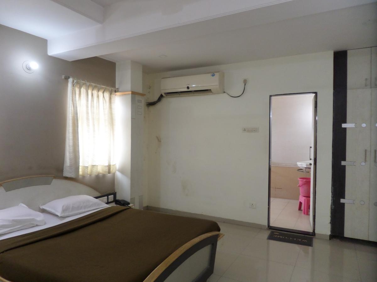 Hotel Sadanand Sāngli Dış mekan fotoğraf