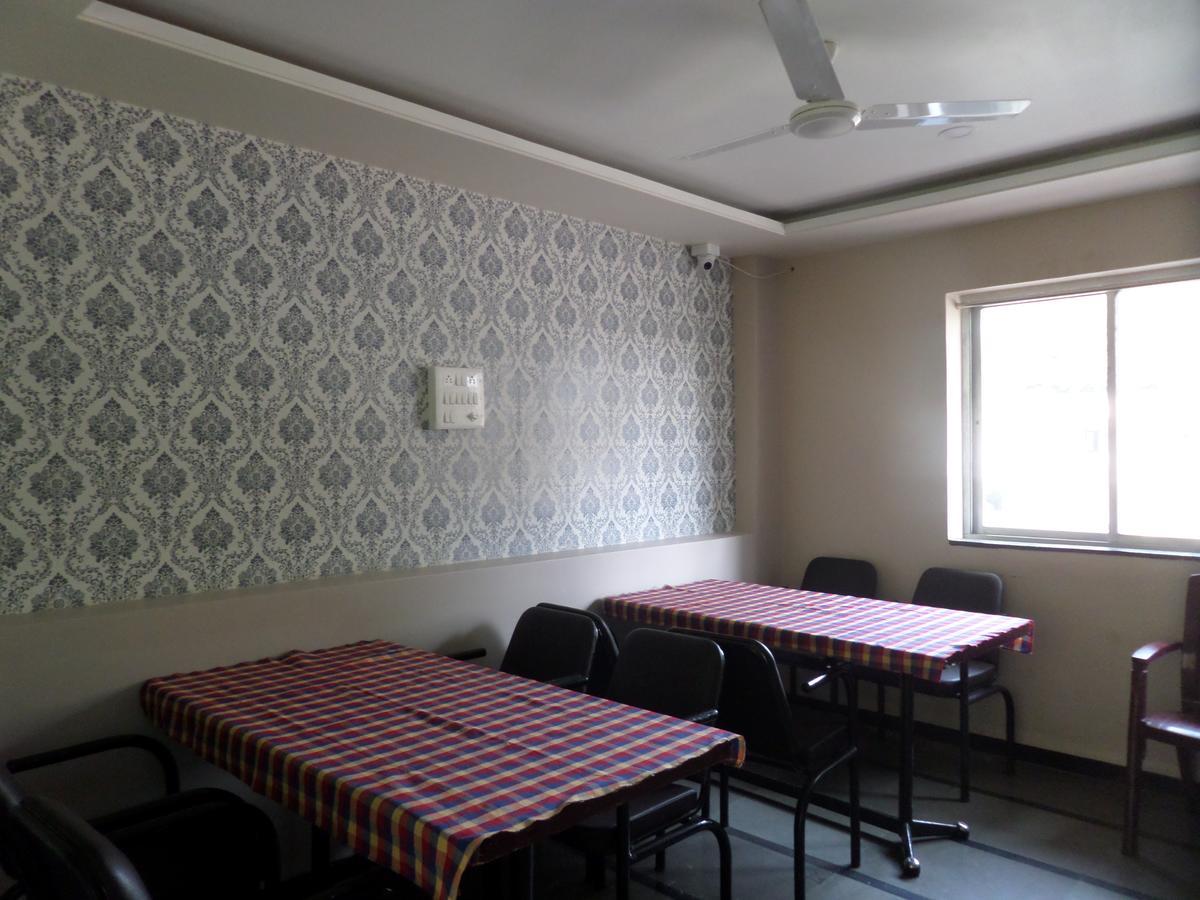 Hotel Sadanand Sāngli Dış mekan fotoğraf