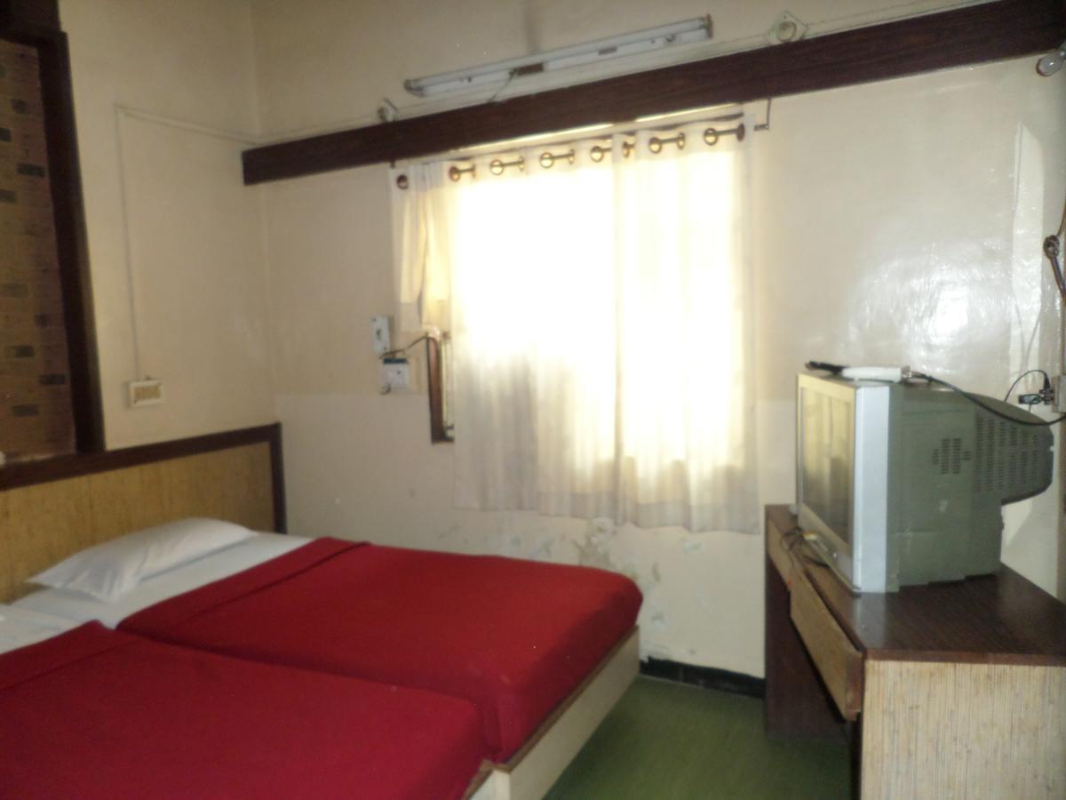 Hotel Sadanand Sāngli Dış mekan fotoğraf
